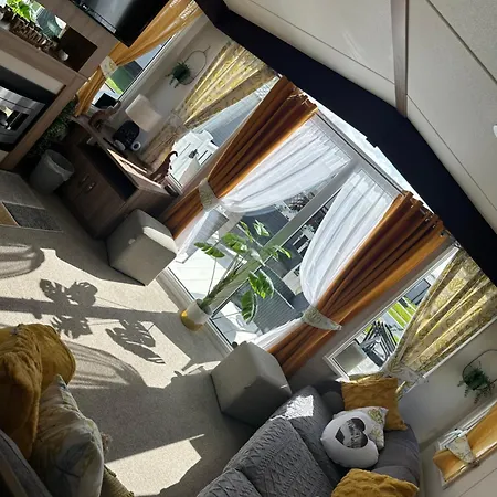 Caravan A114 Willow Grove - Flamingo Land Village * Marton near Pickering