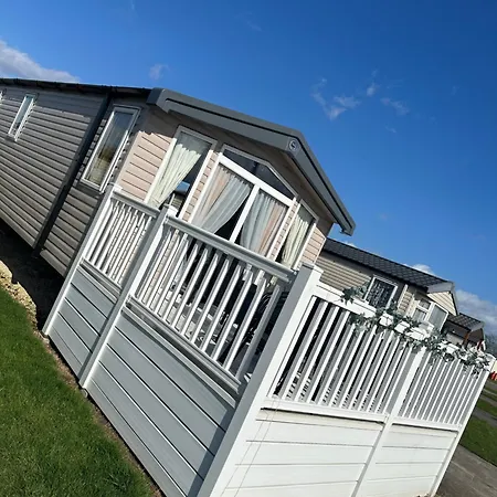 Caravan A114 Willow Grove - Flamingo Land Village